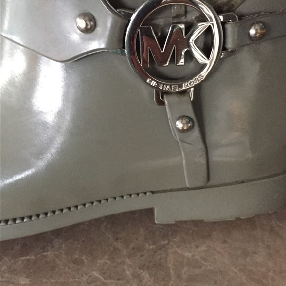 MIchael KORS boots😍 - Picture 2 of 5